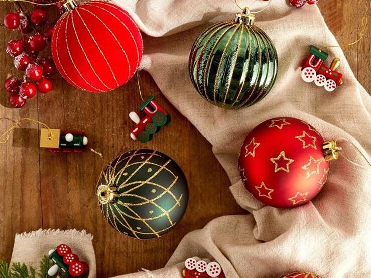Decora tu árbol de navidad con los adornos más bonitos y baratos de Primark Home