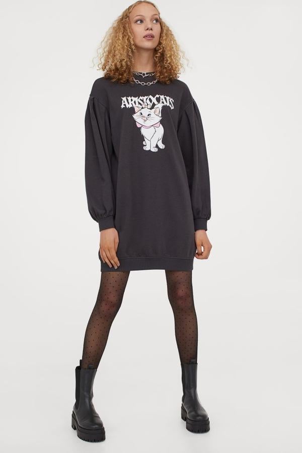 Vestido sudadera estampado Disney de H&M: 24,99 euros