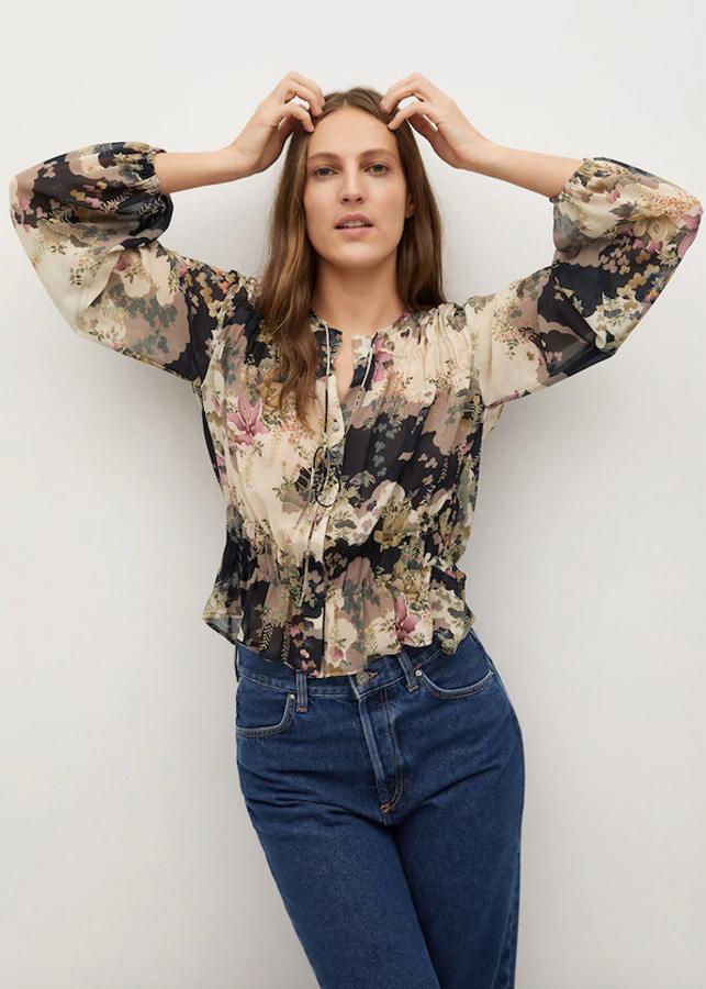 11 blusas que acaban de llegar a Zara, Mango y Sfera para que terminemos el otoño con mucho estilo