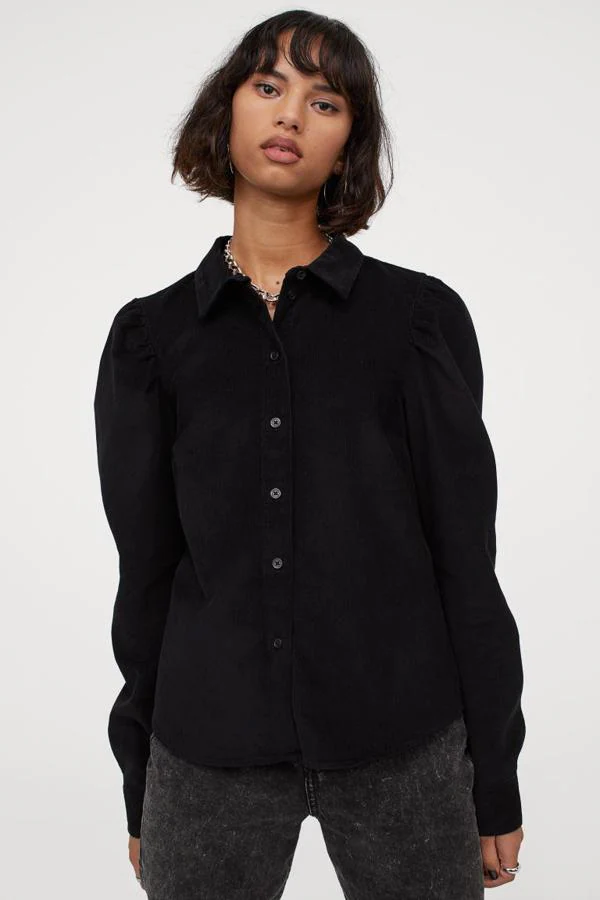 simbólico Caprichoso Cliente Fotos: 12 camisas de H&M que te van a solucionar más de un look y cuestan  menos de 15 euros | Mujer Hoy