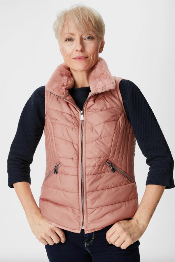 Arena Patentar Momento Fotos: Nueve chalecos acolchados ligeros para llevar debajo del abrigo y  mantenerte calentita | Mujer Hoy