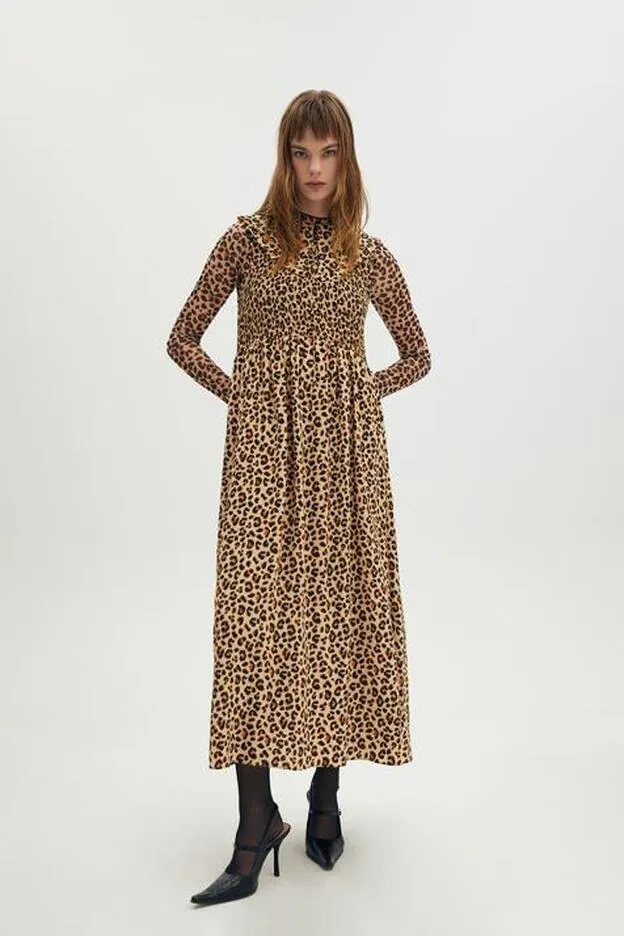 Pincha en la imagen para descubrir 7 vestidos midi de la nueva colección de Zara que van a arrasar en primavera./sfera