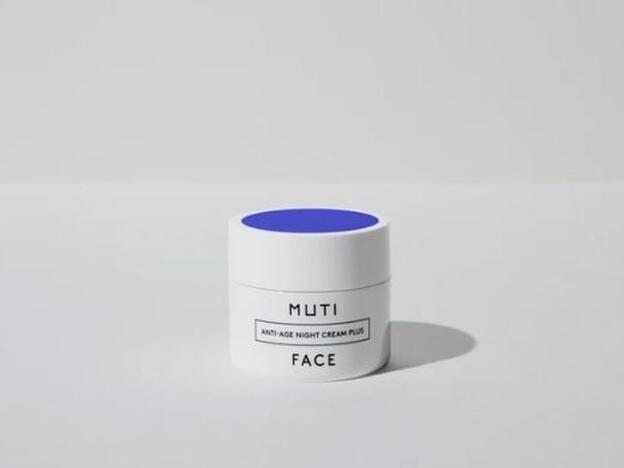 Crema hidratante con retinol, de Multi (56,50 euros).