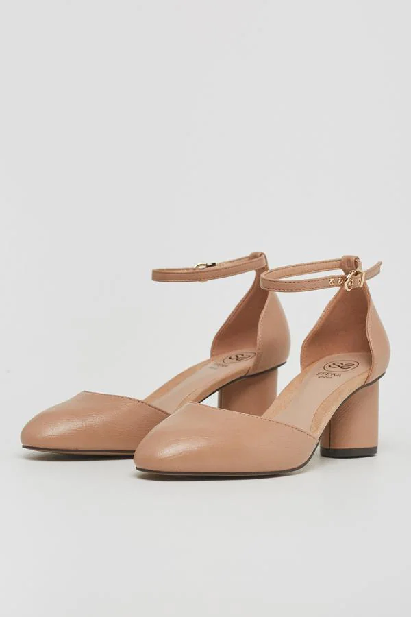 La nueva de Sfera nos propone los zapatos más cómodos y combinables que podrás usar incluso en primavera Mujer Hoy