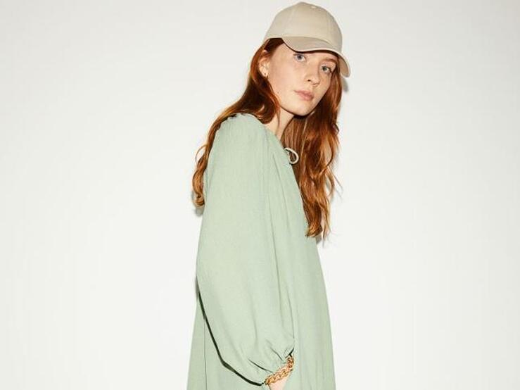 Vestidos, sudaderas, jerséis o anorak. La nueva colección de H&M apuesta por el verde y nos gusta todo