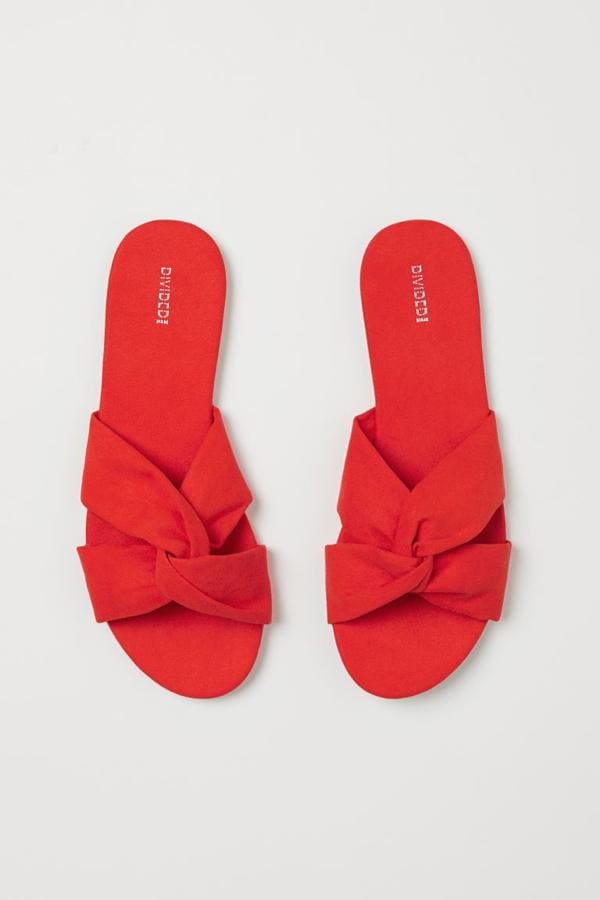 Alerta tendencia: el color que no puede faltar en tu calzado la próxima temporada es el rojo
