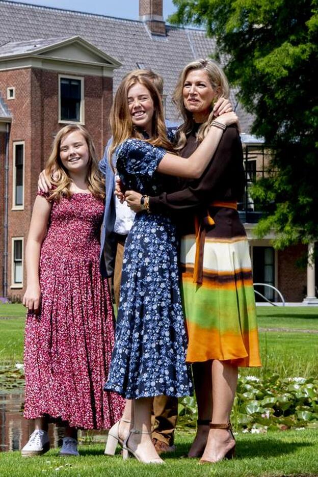 Alexia de Holanda con su madre, la Reina Máxima.