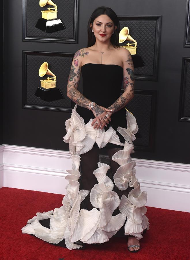 Las mejor y peor vestidas de la alfombra roja de los Premios Grammy 2021