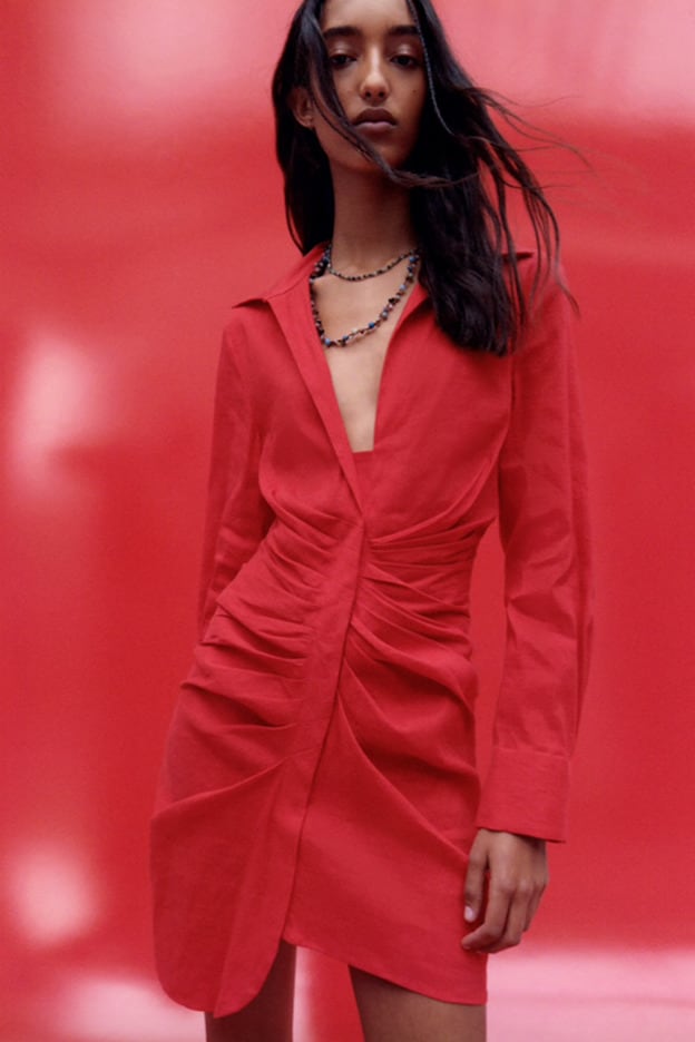 Acaba de llegar único vestido rojo que vas a querer en tu armario esta primavera: elegante, sexy y disimula tripa, no tiene rival | Mujer Hoy