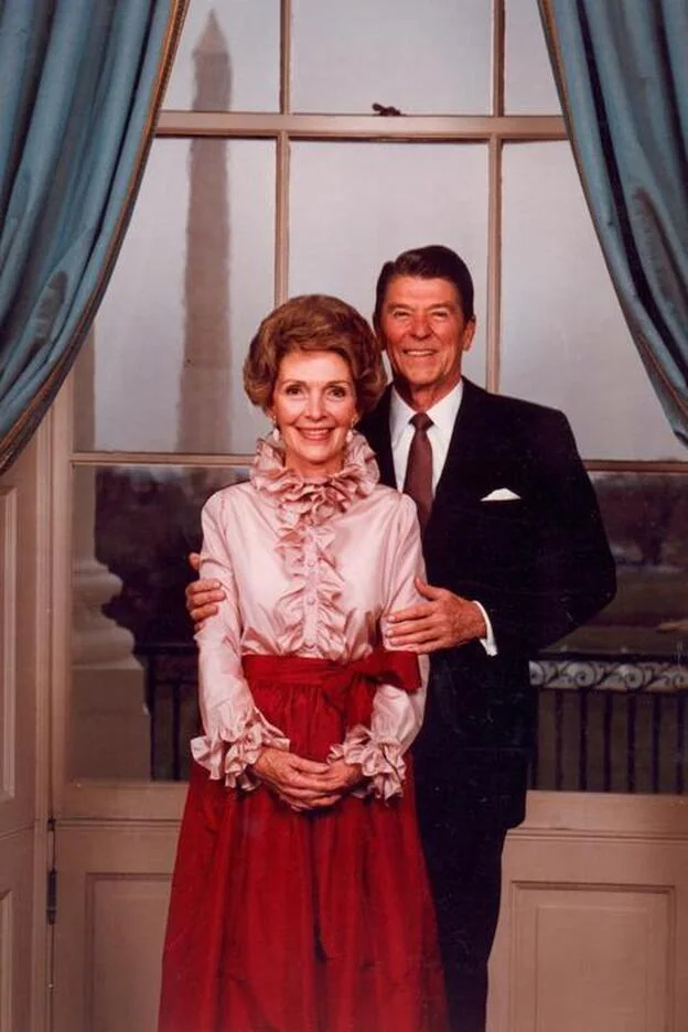 Uno de los retratos oficiaes de la presidencia de Ronald y Nancy Reagan.