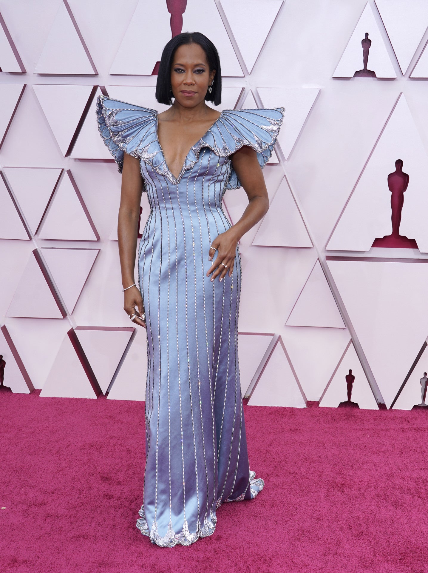 Todos los looks de la alfombra roja de los Premios Oscar 2021: Regina King