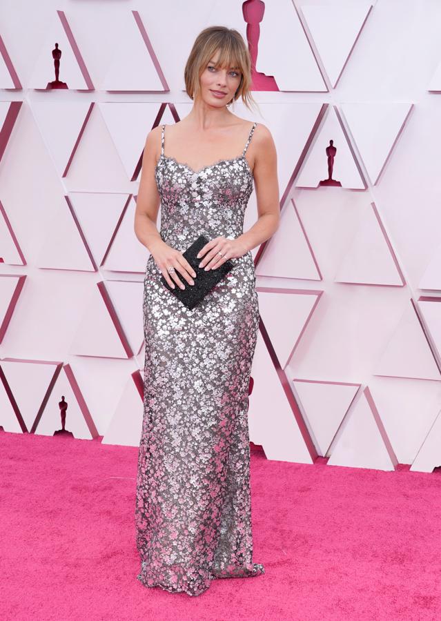 Todos los looks de la alfombra roja de los Premios Oscar 2021: MArgot Robbie