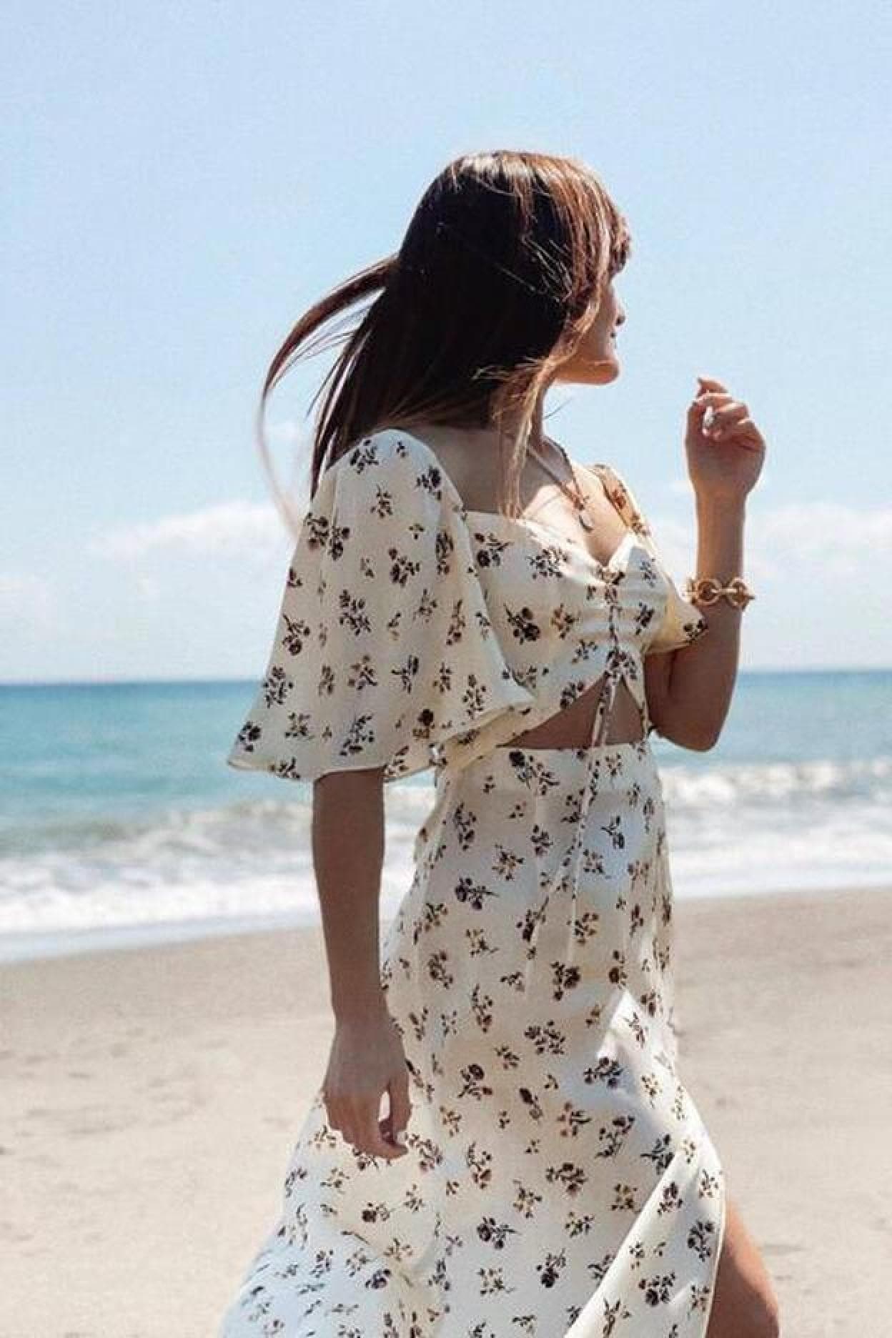 Zara tiene el vestido midi de estampado más bonito favorecedor (y sienta genial con sandalias) | Mujer Hoy