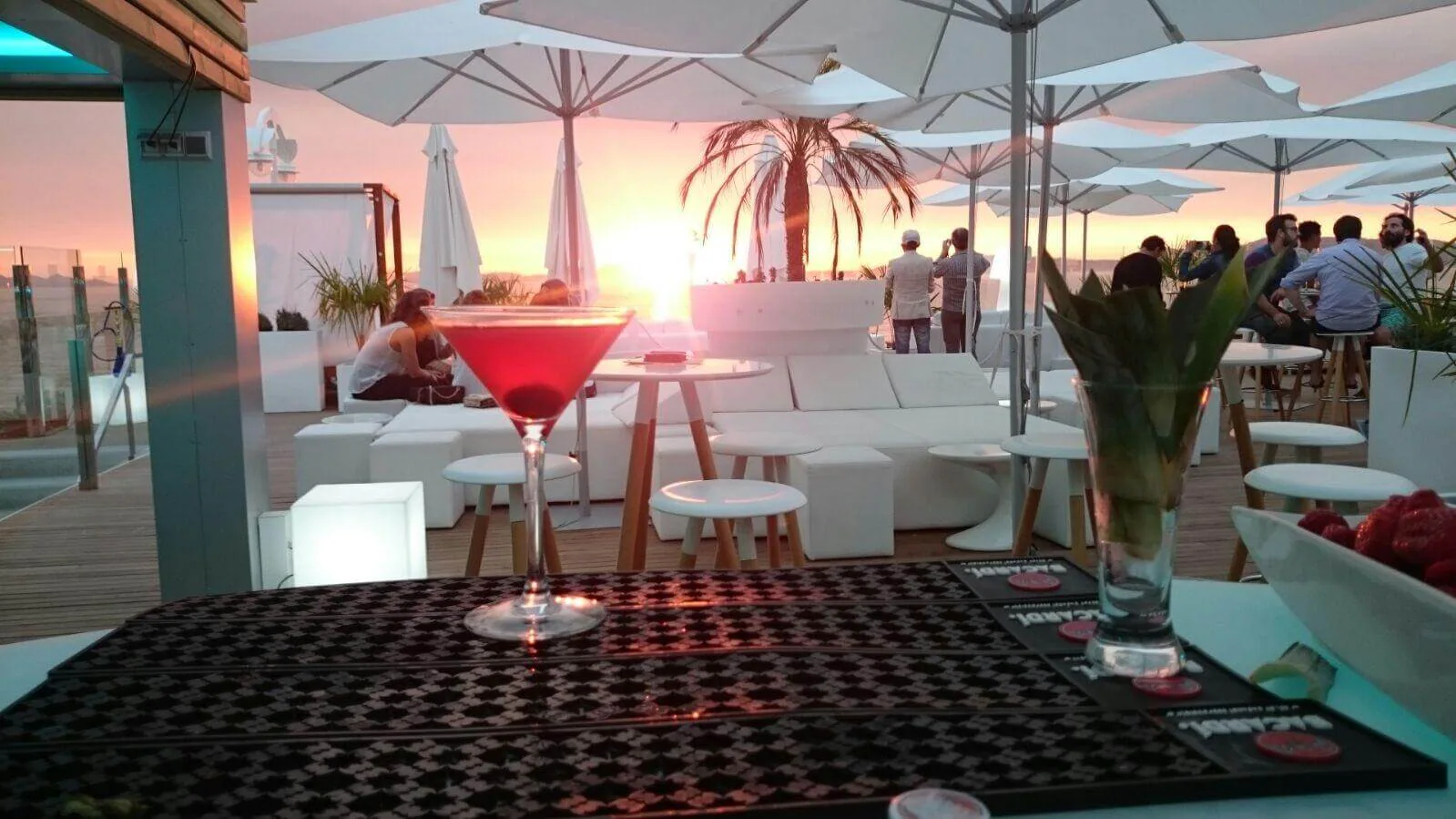 Las terrazas y rooftops con las mejores vistas de España para tomar el aperitivo o una copa
