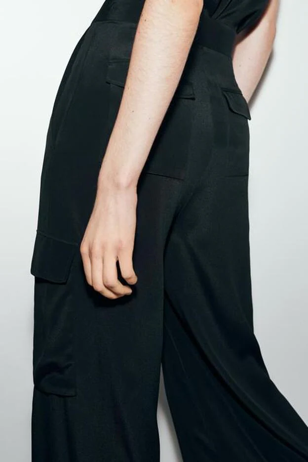 Los pantalones cargo de Massimo Dutti te van a hacer cambiar de opinión sobre este diseño (y solo puedes comprarlos | Mujer Hoy