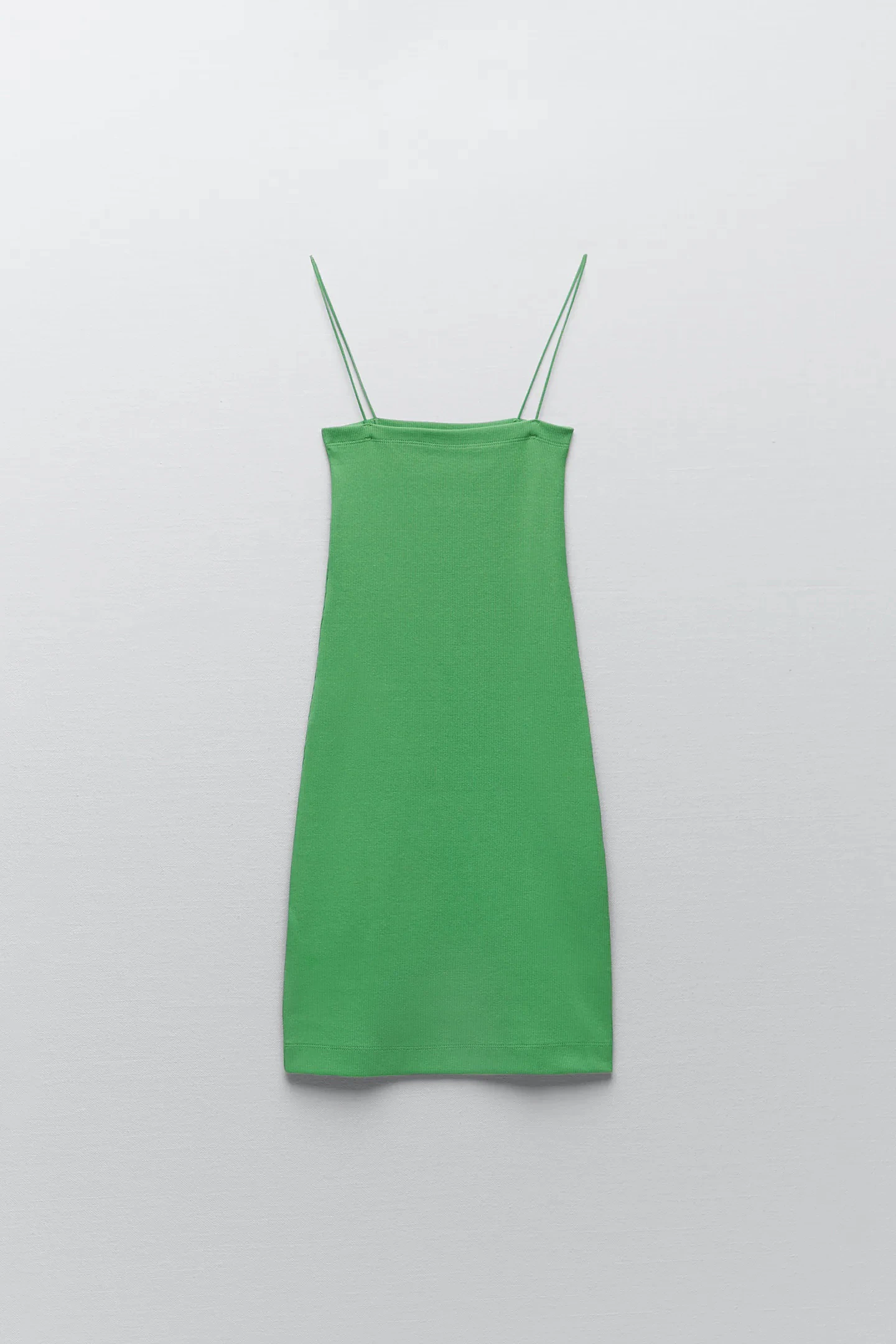 Fotos: Verde que te quiero verde: 15 vestidos de Zara con el color tendencia que y que adelanta el verano | Mujer Hoy