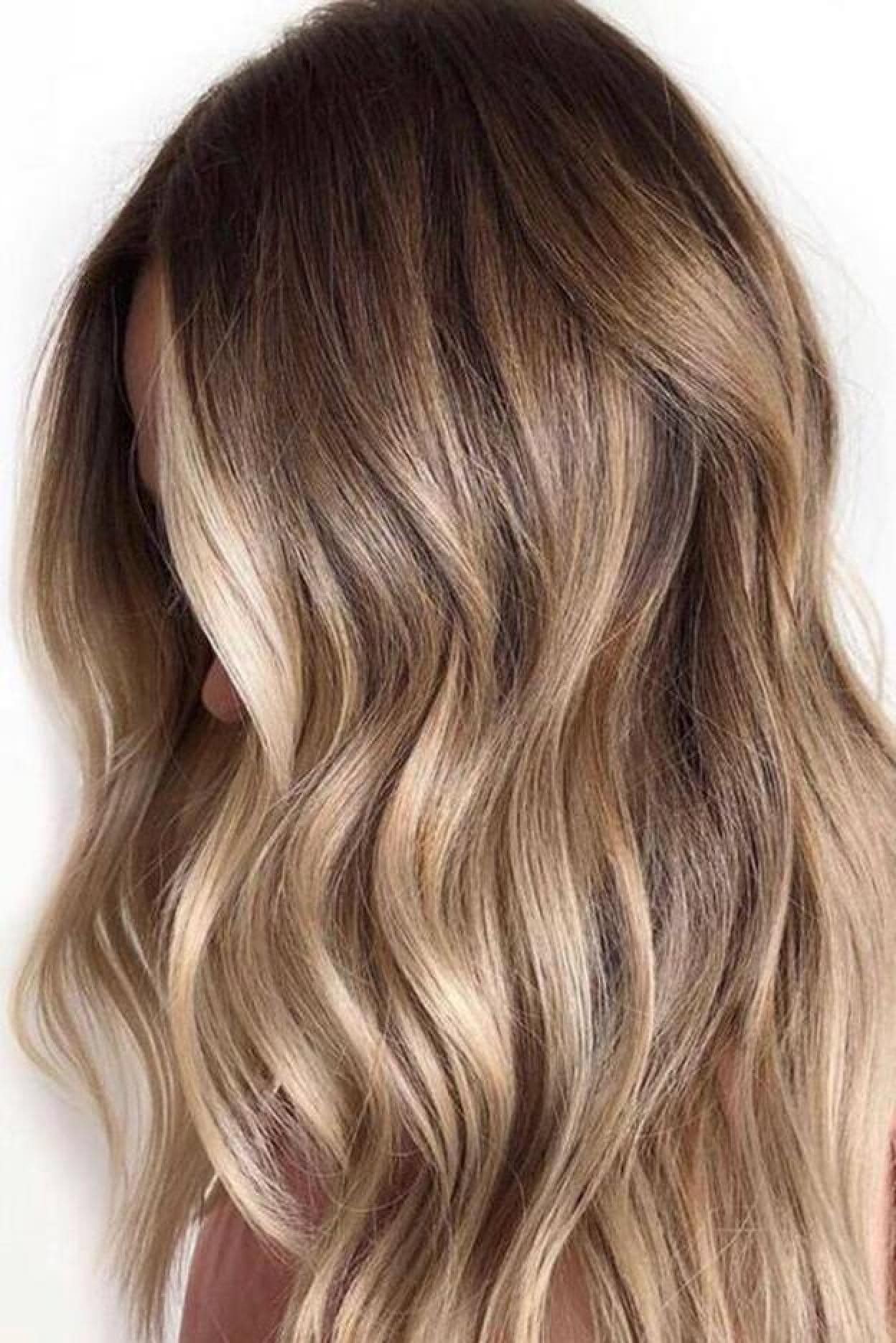 Pincha en la foto para ver seis cortes de pelo con flequillo (uno para cada tipo de pelo) que demuestran que es el cambio de look más rejuvenecedor/instagram: @blue_by_raquelsaiz