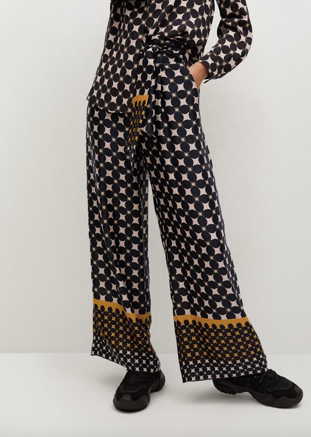 Siete pantalones rebajados de Mango que se van a convertir en el comodín de tus looks de temporada