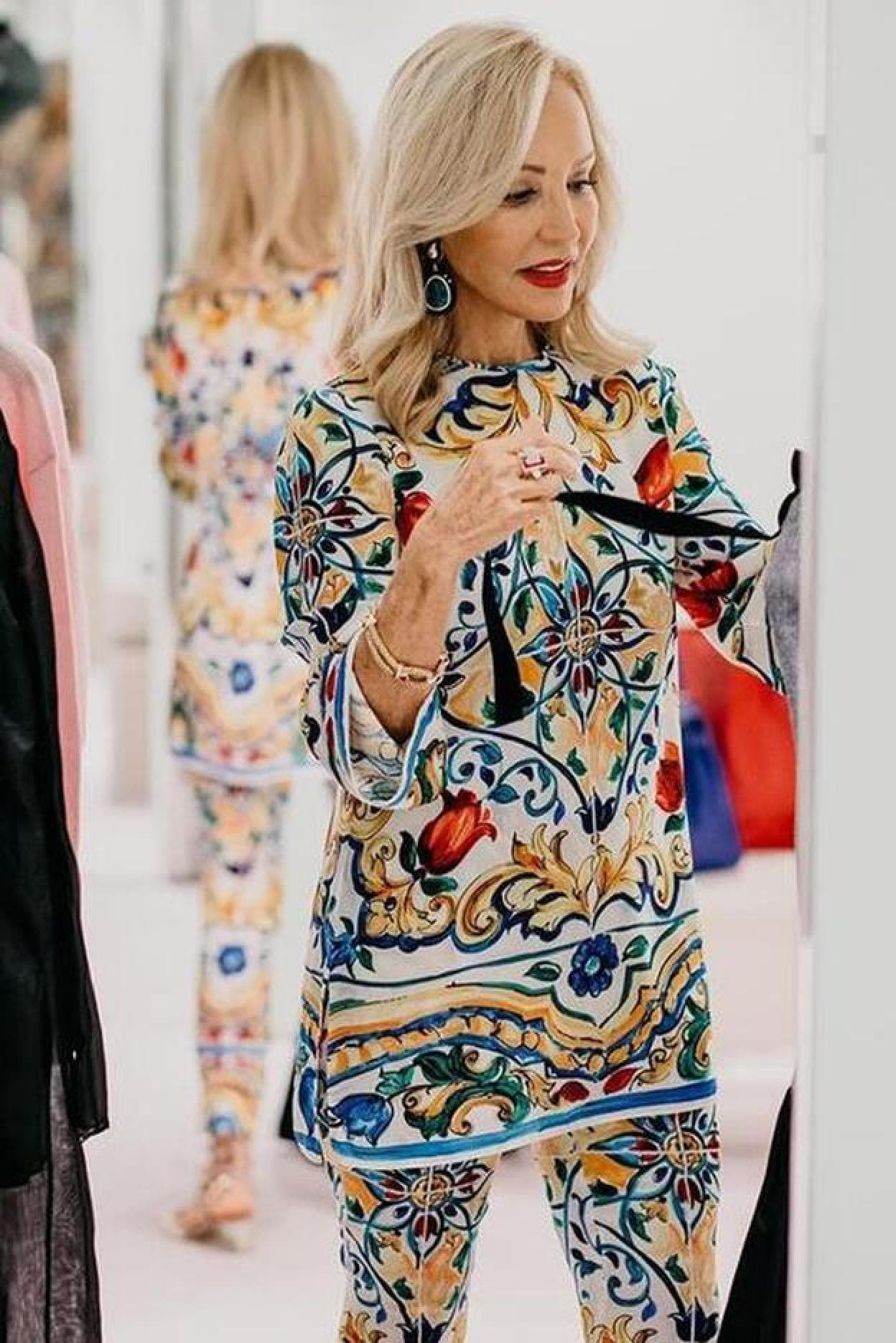 Carmen Lomana arrasa en Instagram con el conjunto de blusa y falda pareo de Zara más deseado (porque rejuvenece a los 30 y a los | Mujer Hoy