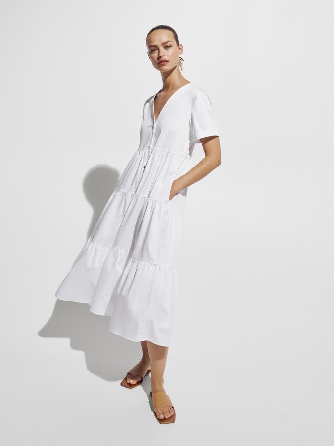 La colección cápsula de Massimo Dutti que solo puedes comprar online y viene con vestidos y faldas lisos que van a elevar tus looks al instante