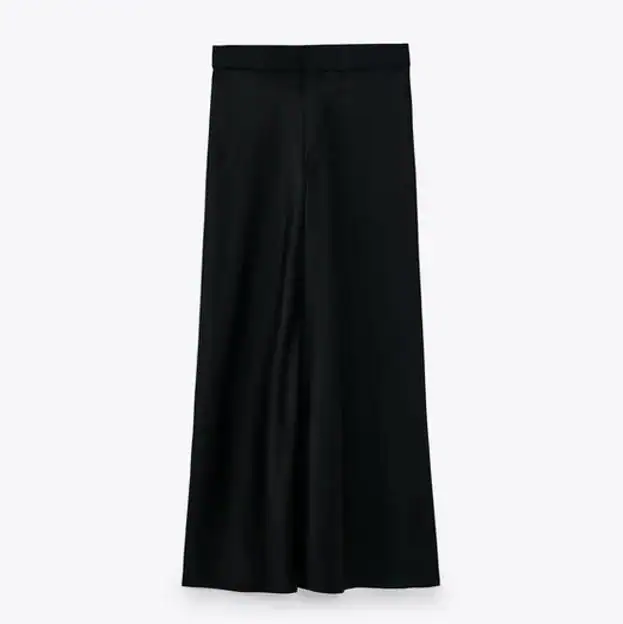 Atemporal Las faldas negras más originales y que mejor sientan esta temporada están en Zara y vas a combinarlas con todo (y ponértelas todo el | Mujer
