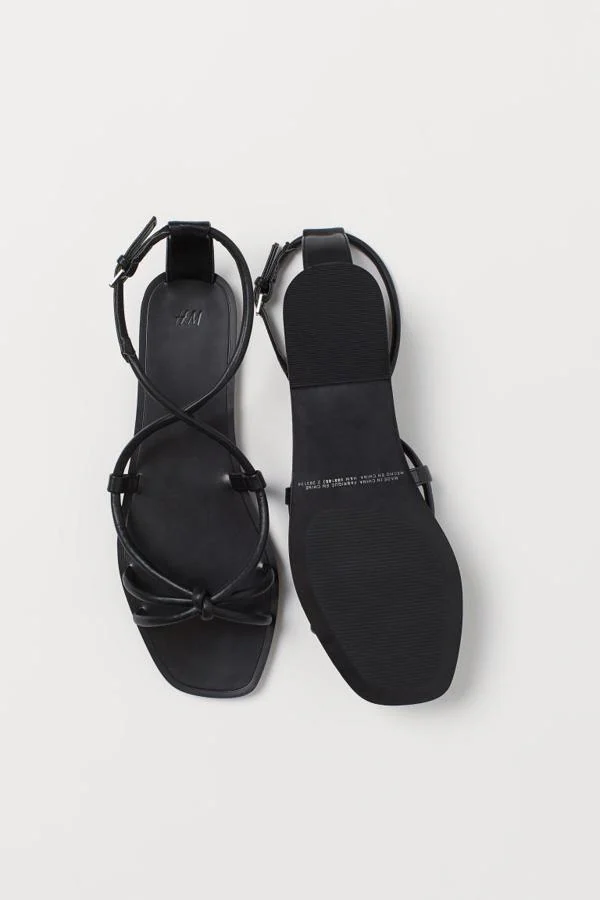 sesión símbolo Tectónico Estas son las sandalias planas tendencia de H&M que son comodísimas y muy  ponibles (y cuestan menos de 20 euros) | Mujer Hoy