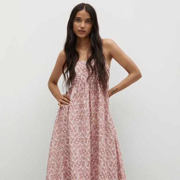 Fresquito, cómodo y súper estiloso, tú tampoco podrás resistirte a este maxi vestido de Mango que arrasa en tiendas