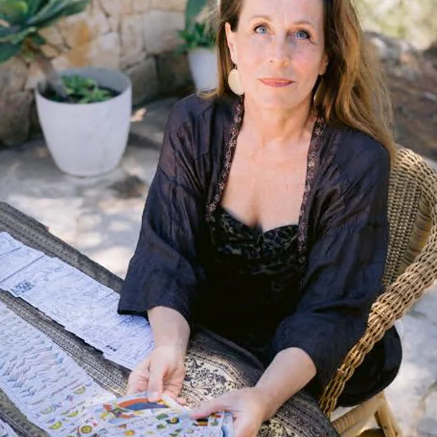 Marianne Costa, la taróloga más influyente del mundo, publica 'El tarot paso a paso', una guía de iniciación al tarot.