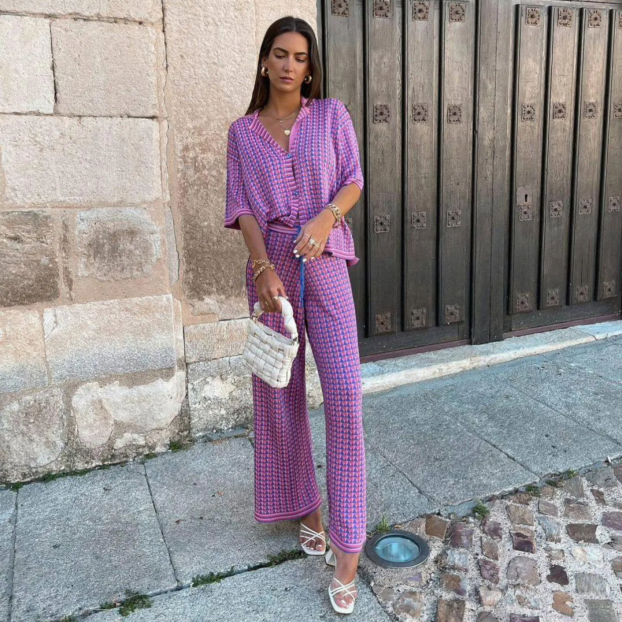El conjunto estampado de Zara que triunfa en Instagram ya está casi agotado porque es tan cómodo como favorecedor y queda genial con | Mujer Hoy