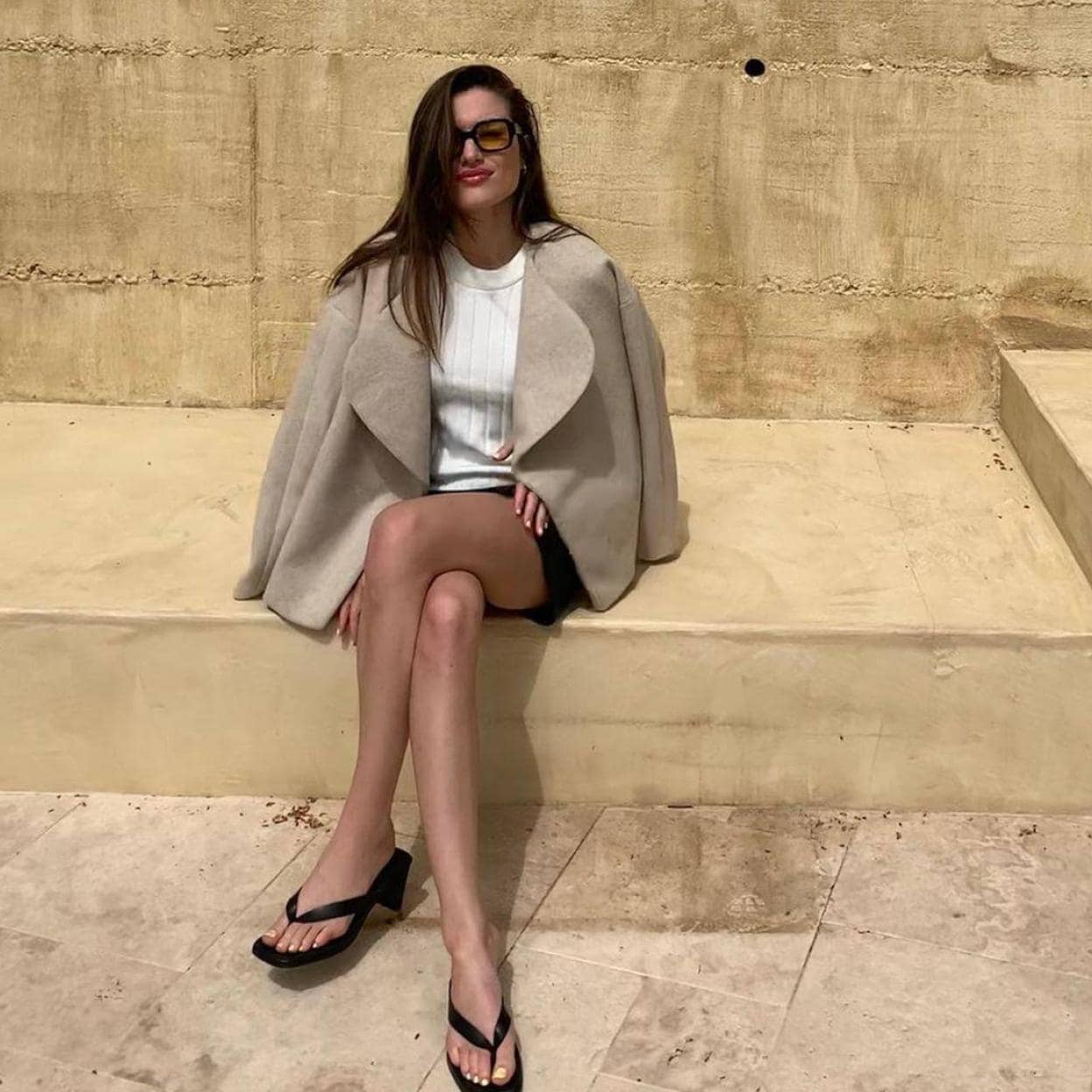 Monumento Cava repetir Cómo llevar las chanclas sin perder la elegancia con looks básicos  perfectos para verano | Mujer Hoy