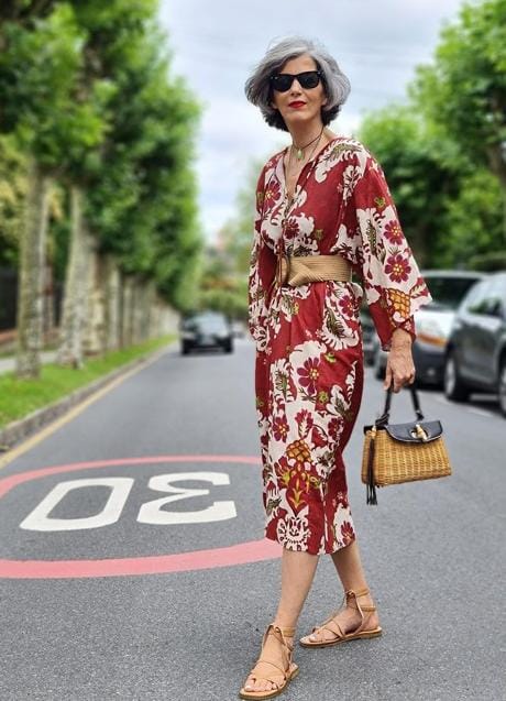 Disipación Botánico Abigarrado El vestido túnica de Zara que rejuvenece a los 50 y que podrás llevar a la  playa o como un look de diario perfecto | Mujer Hoy