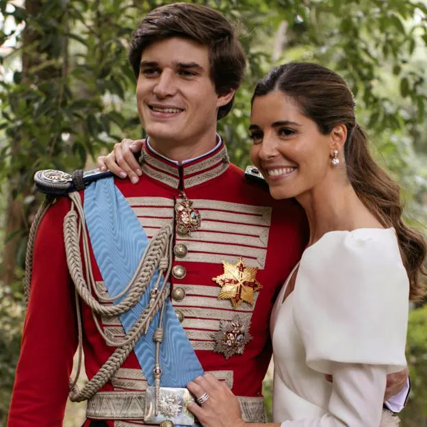 Belén Corsini se convirtió en condesa de Osorno al casarse con el heredero de la Casa de Alba, Carlos Fitz-James Stuart.. si quieres ver cómo fue su boda, pincha en la imagen