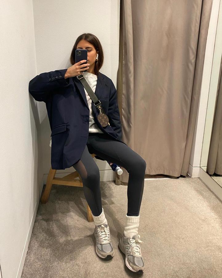 Las tendencias de los ochenta que adoran las influencers: Calcetines y deportivas