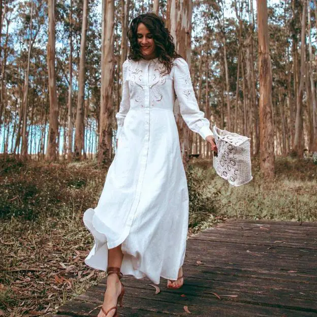 Estos vestidos blancos tan bonitos que no necesitarás ningún complemento | Mujer Hoy