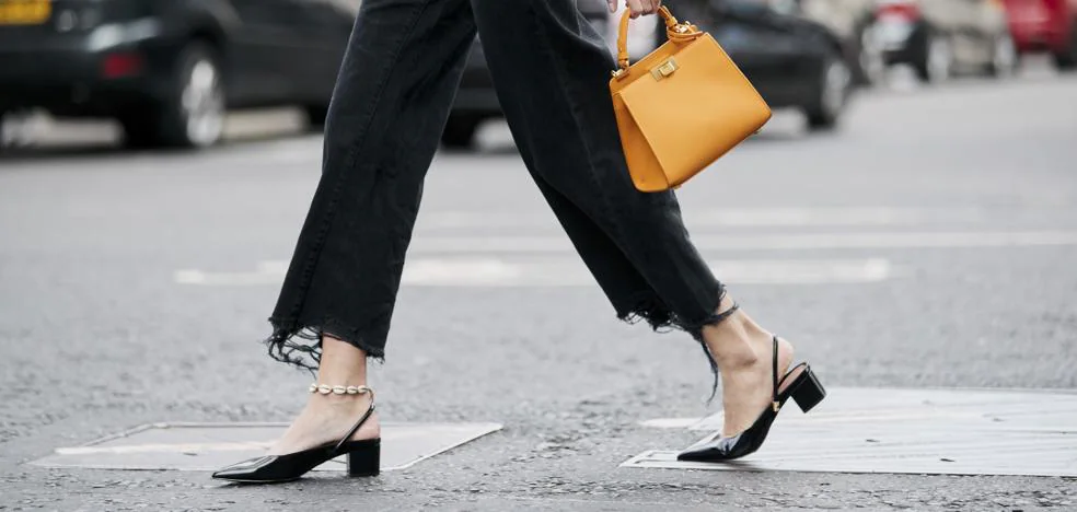 Pasteles jefe Inmunidad Los zapatos destalonados de Uterqüe vienen con el detalle perfecto para  elevar todos tus looks, de los casual a los más elegantes | Mujer Hoy