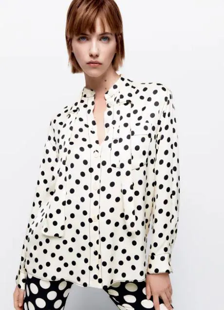 Perezoso cobertura Comercio Las blusas fluidas de Zara son la tendencia que necesitábamos para  conseguir unos estilismos cómodos e impecables | Mujer Hoy