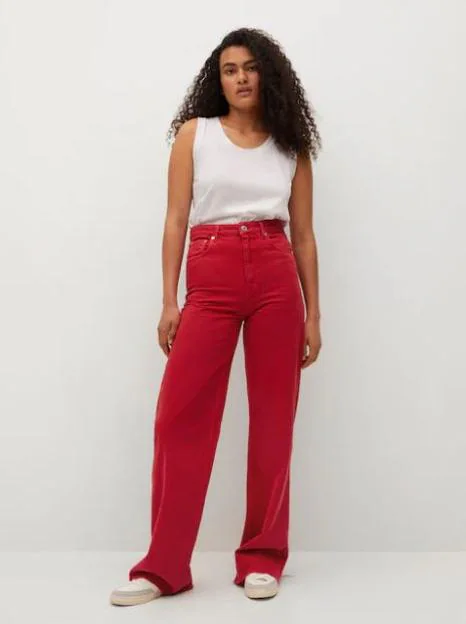 semáforo recoger recepción Alerta tendencia! Este otoño vas a querer llevar unos pantalones vaqueros  rojos (y estos de Zara y Mango son los más bonitos y baratos) | Mujer Hoy