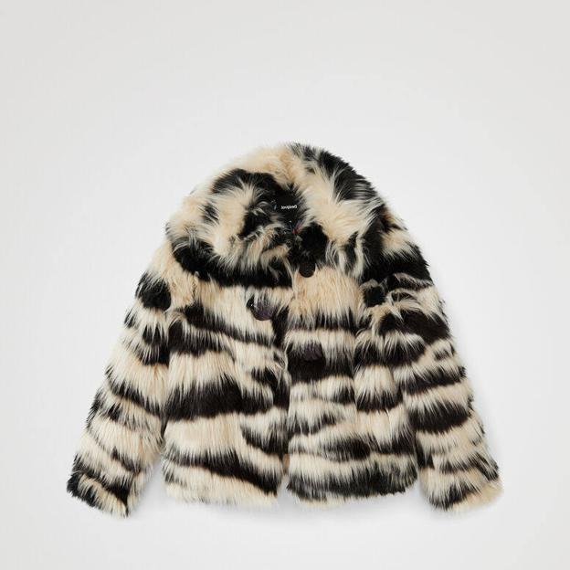 Chaqueta corta de peluche con animal print de Desigual