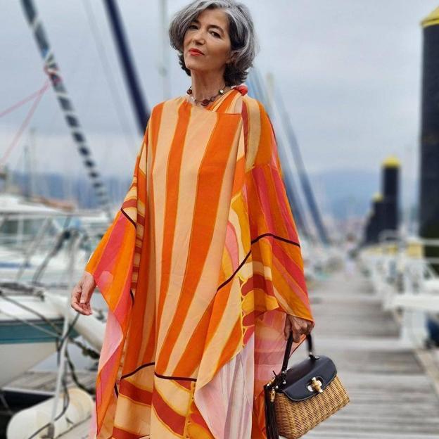 Estos son los bolsos made in Spain que han conquistado a la influencer de más de 50 años con más estilo de Instagram