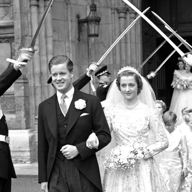 En la imagen, Frances Roche el día de su boda con John Spencer. Pincha en la foto para ver los looks más icónicos de Lady Di.