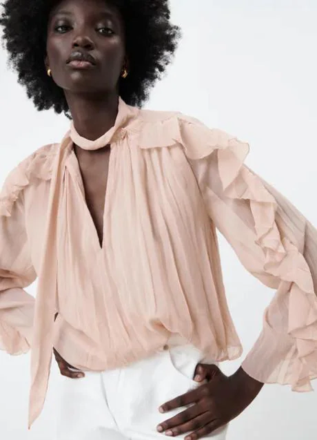 Lustre cajón ganador Las blusas con volantes y lazos de Zara son el capricho de moda perfecto  para recibir al otoño con un look impecable | Mujer Hoy