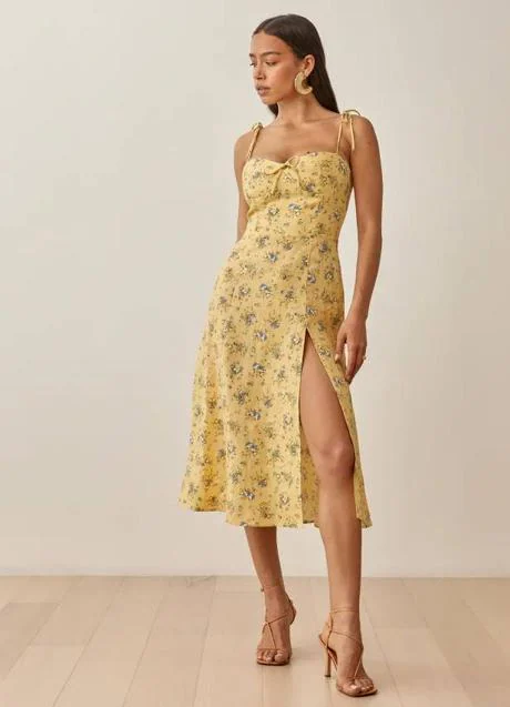 El vestido con estampado floral que necesitas para rejuvenecer y verte  estilizada en verano es este de Springfield que adoran las influencers