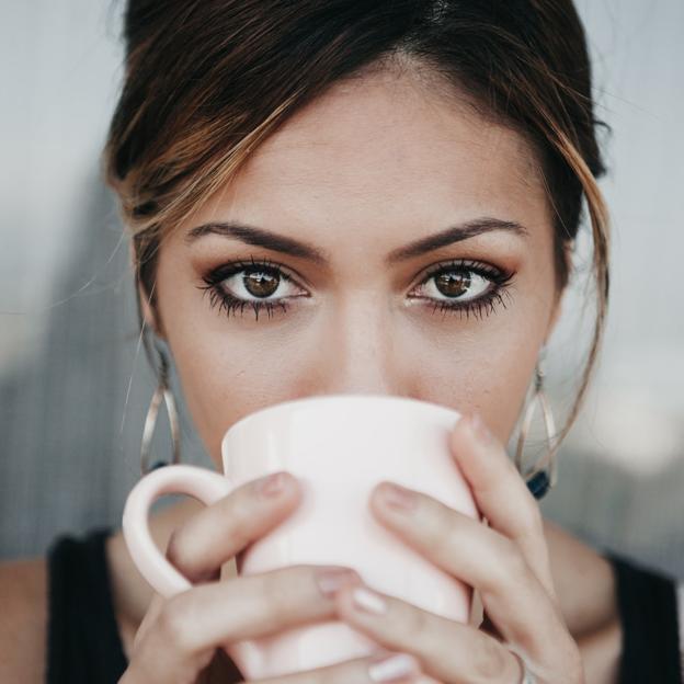 El café con cúrcuma y el golden latte están de moda, pero ¿son tan buenos como dicen?