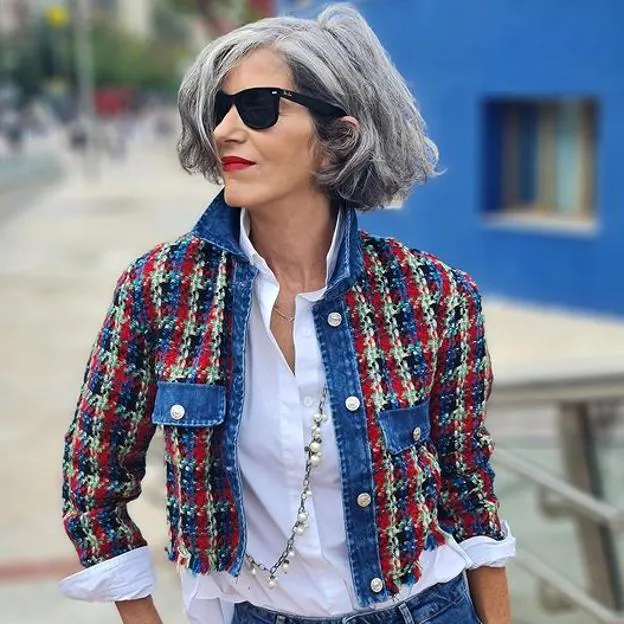 Agotada y con lista de espera: La chaqueta de entretiempo más y original es una de Bershka que rejuvenece los 50 | Mujer Hoy