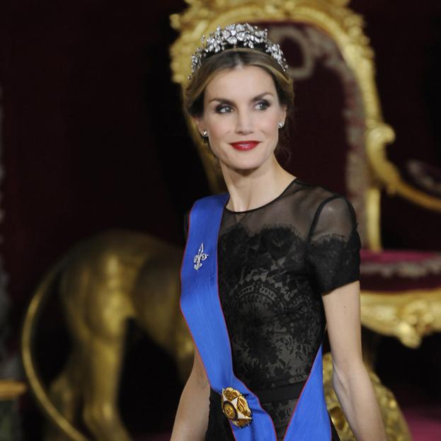 Pincha en la foto para ver los 7 años de Letizia Ortiz como Reina de España en 10 looks. 