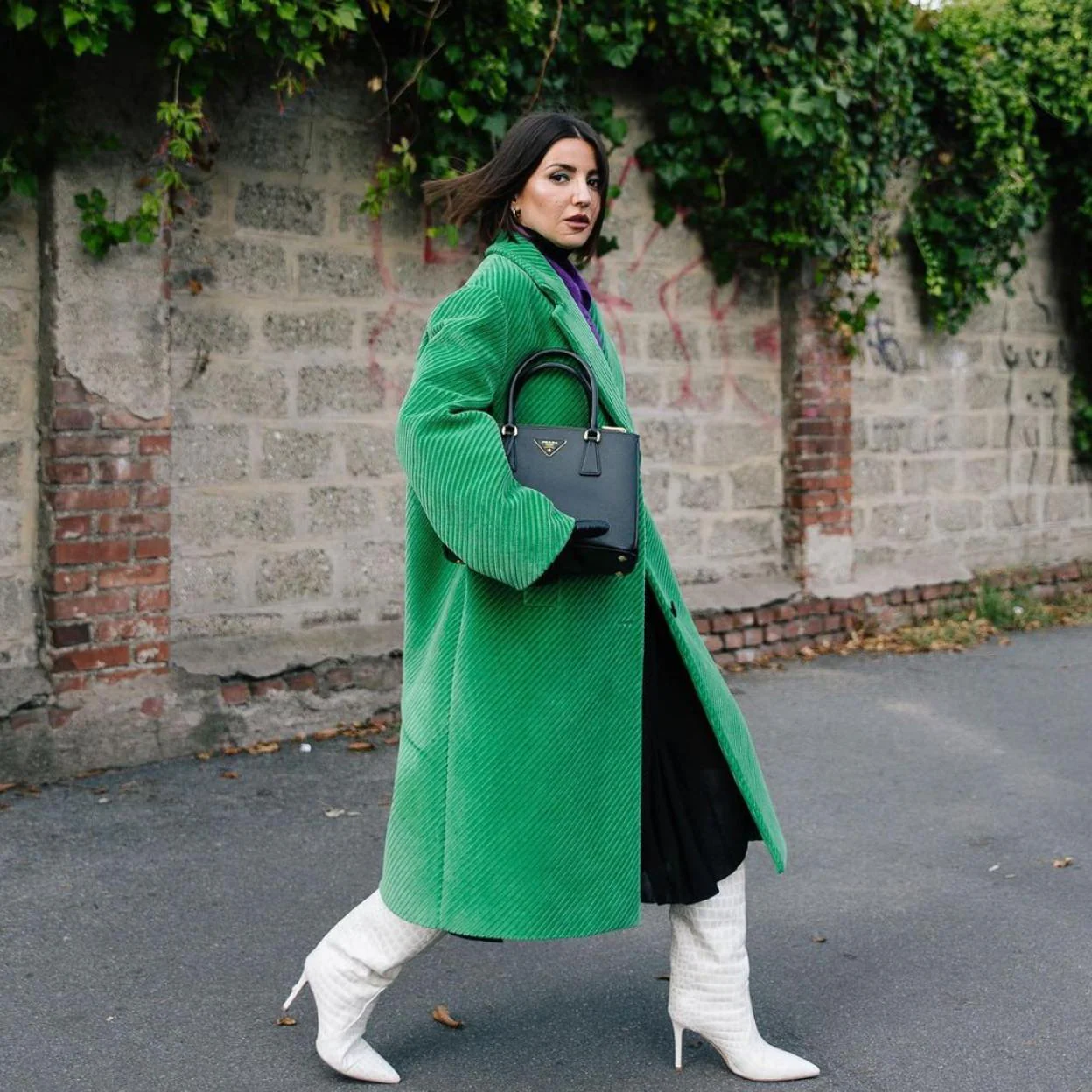 liberal Formular suma El abrigo verde de tus sueños acaba de llegar a las tiendas y,  efectivamente, te hace parecer una reina | Mujer Hoy