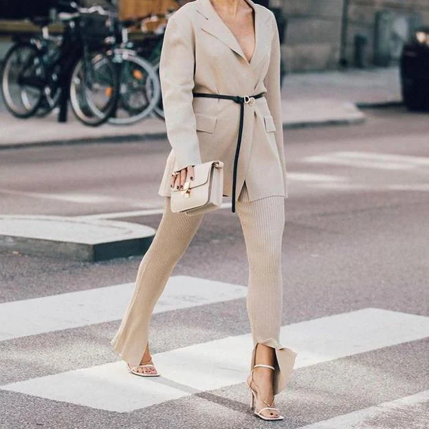 Pantalones split, la tendencia de temporada que ya arrasa Zara y Mango, que estiliza muchísimo y que aprueban las famosas | Mujer Hoy