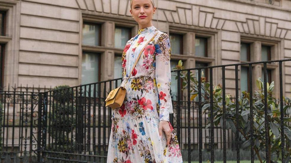 Mini, midi o maxi, los románticos vestidos de flores de H&M son perfectos para llevar con botas y gabardina