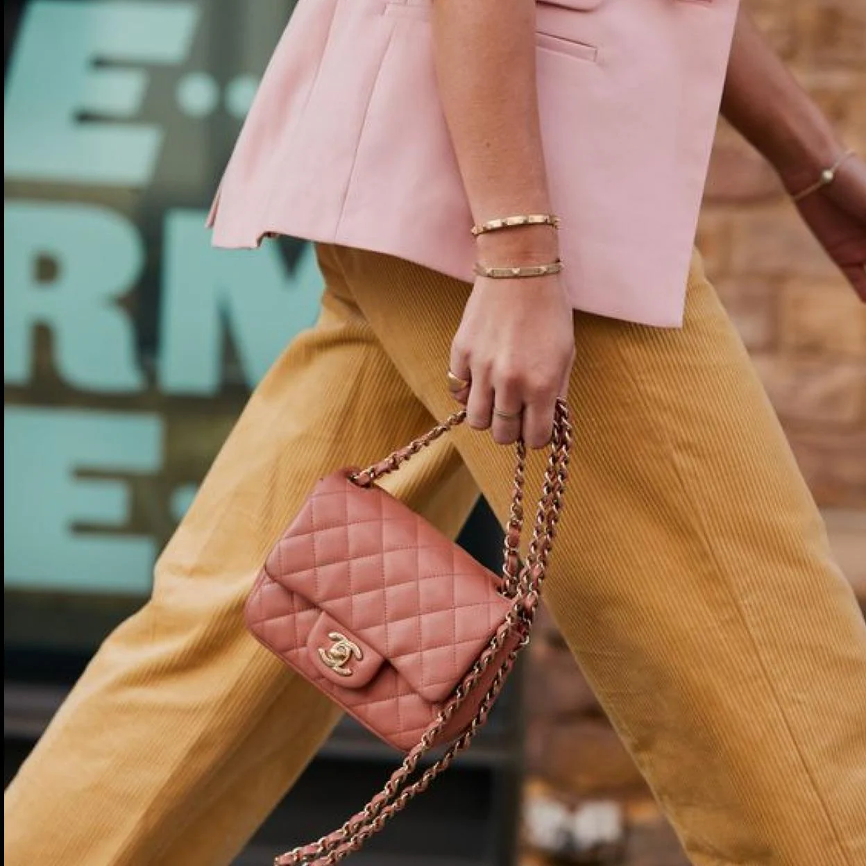 Así se reinventa el bolso acolchado en 2021 (palabra de Zara) | Mujer Hoy