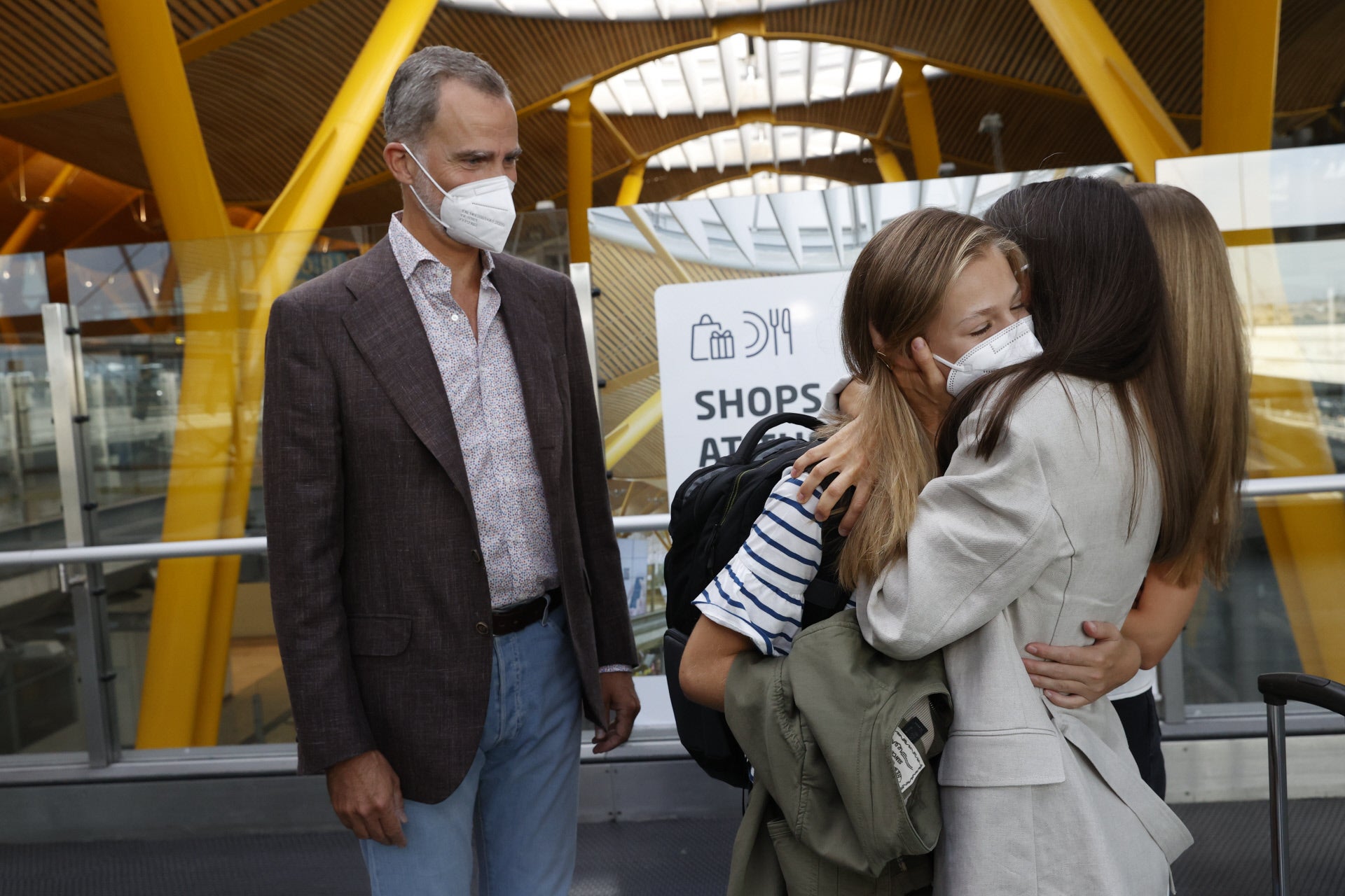 Las fotos más tiernas de la Princesa Leonor: despedida en el aeropuerto